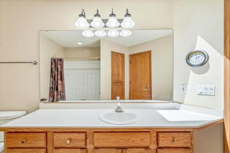 3961 224th Avenue NW Oak Grove MN 55303