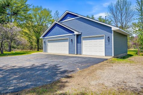 3961 224th Avenue NW Oak Grove MN 55303