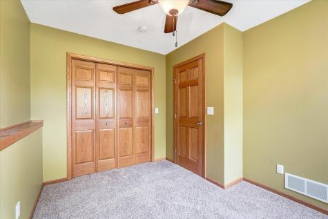 3961 224th Avenue NW Oak Grove MN 55303