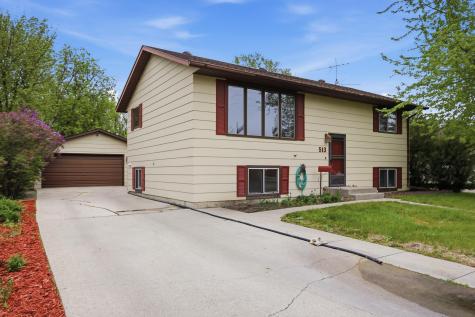 513 N 19 Ave N Fargo ND 58102