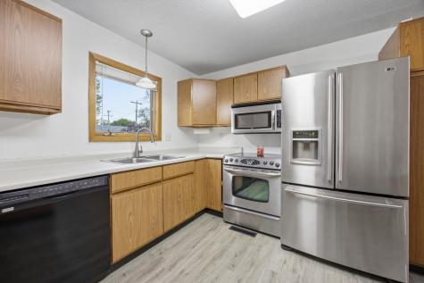 513 N 19 Ave N Fargo ND 58102