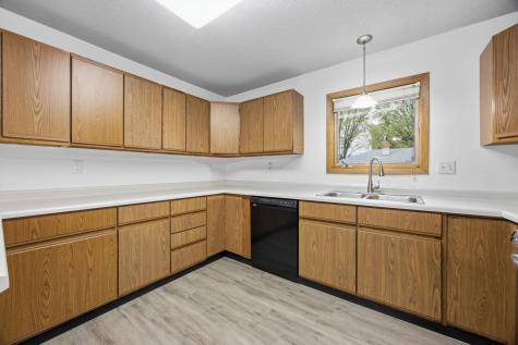 513 N 19 Ave N Fargo ND 58102