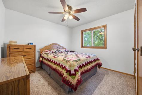 513 N 19 Ave N Fargo ND 58102