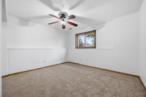 513 N 19 Ave N Fargo ND 58102