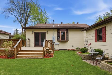 513 N 19 Ave N Fargo ND 58102