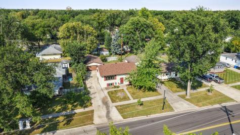 513 N 19 Ave N Fargo ND 58102