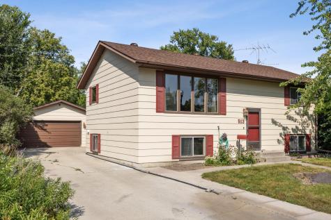 513 N 19 Ave N Fargo ND 58102