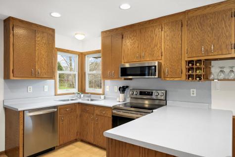 110 Mayo Drive Burnsville MN 55337