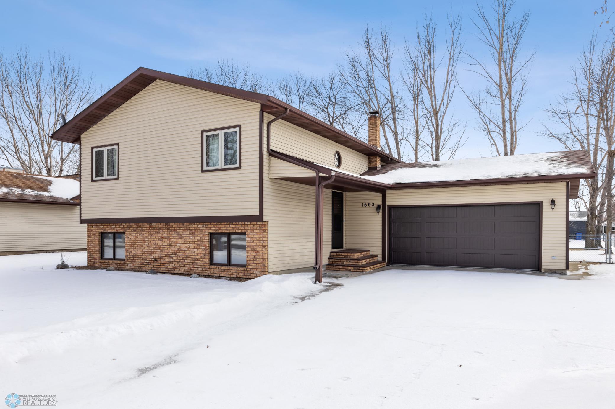 1602 37th Avenue S Fargo ND 58104