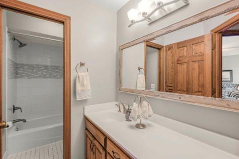 8906 Ashley Terrace Brooklyn Park MN 55443