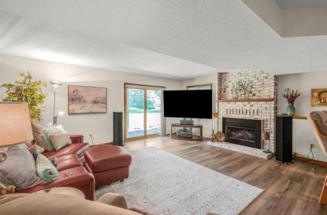 8906 Ashley Terrace Brooklyn Park MN 55443