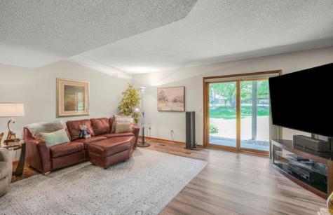 8906 Ashley Terrace Brooklyn Park MN 55443