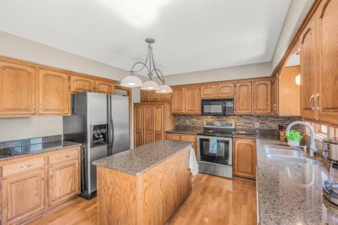 8906 Ashley Terrace Brooklyn Park MN 55443