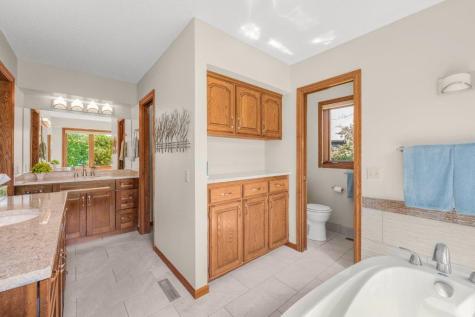 8906 Ashley Terrace Brooklyn Park MN 55443