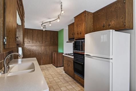 2420 Lancaster Lane N Plymouth MN 55441