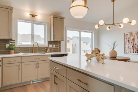 6737 32 Street S Fargo ND 58104