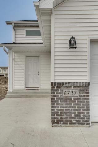 6737 32 Street S Fargo ND 58104