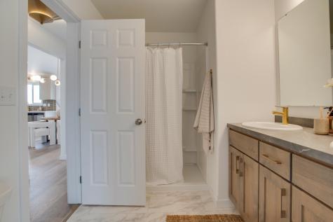 6737 32 Street S Fargo ND 58104
