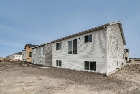 6737 32 Street S Fargo ND 58104