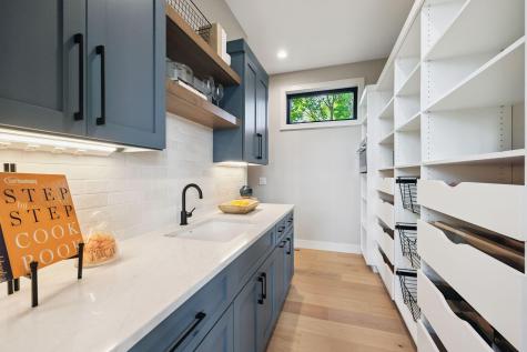 3061 Lake Shore Boulevard Minnetonka MN 55391