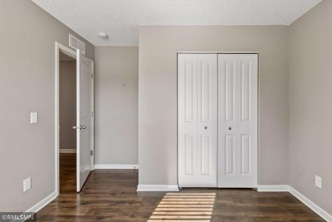 10702 Sumter Avenue N Brooklyn Park MN 55445
