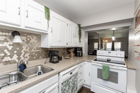 1721 42nd Street S Fargo ND 58103