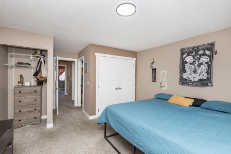 1721 42nd Street S Fargo ND 58103