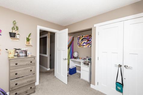 1721 42nd Street S Fargo ND 58103