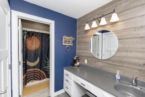 1721 42nd Street S Fargo ND 58103