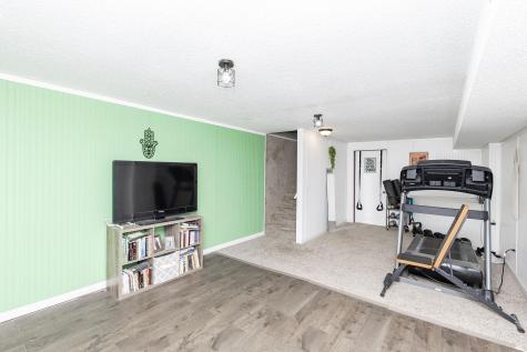 1721 42nd Street S Fargo ND 58103
