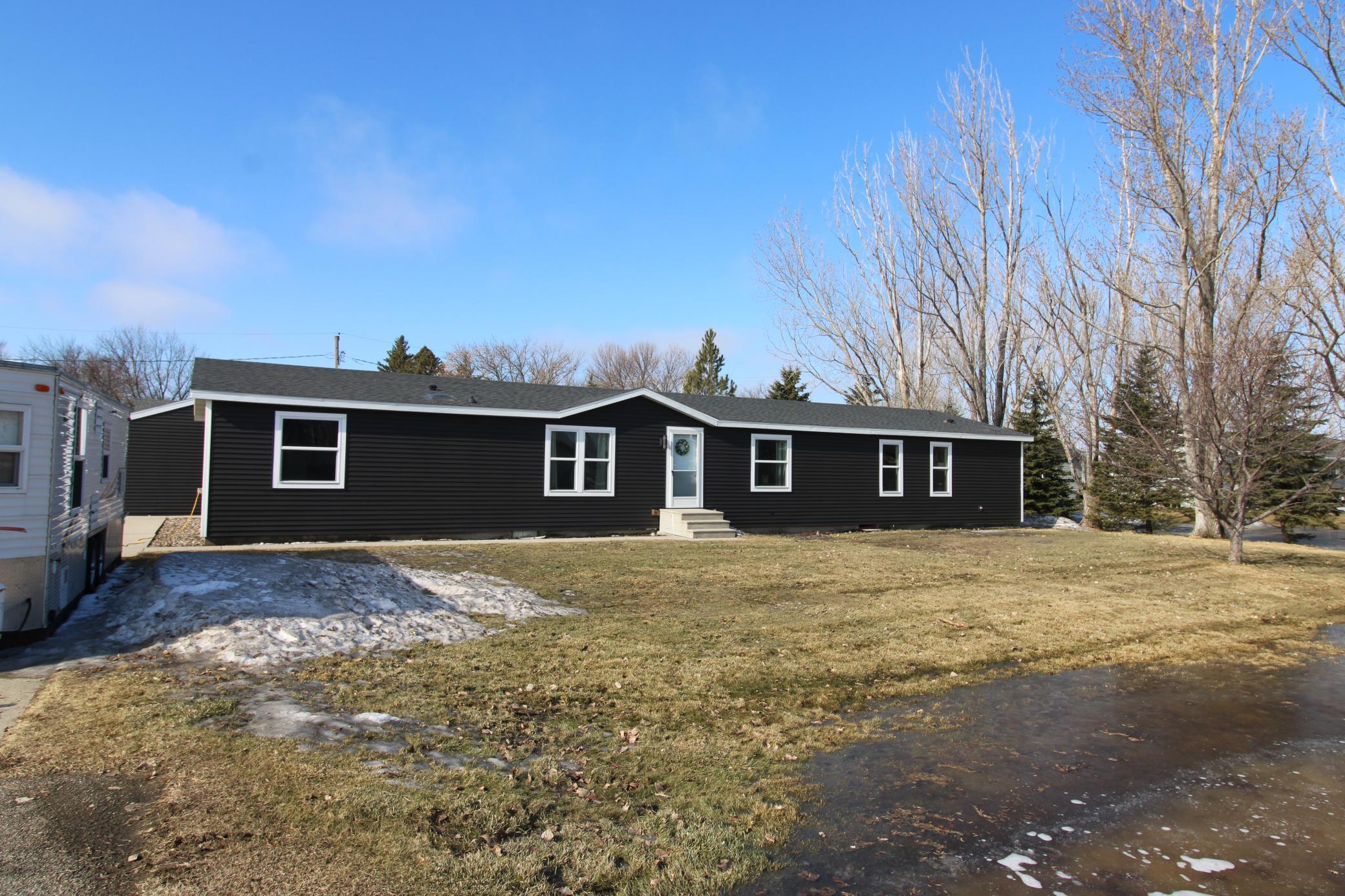 315 4th Street Davenport ND 58021