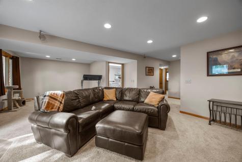13274 Inglewood Avenue Savage MN 55378