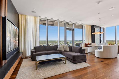 255 Hennepin Avenue Minneapolis MN 55408