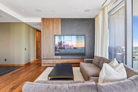 255 Hennepin Avenue Minneapolis MN 55408