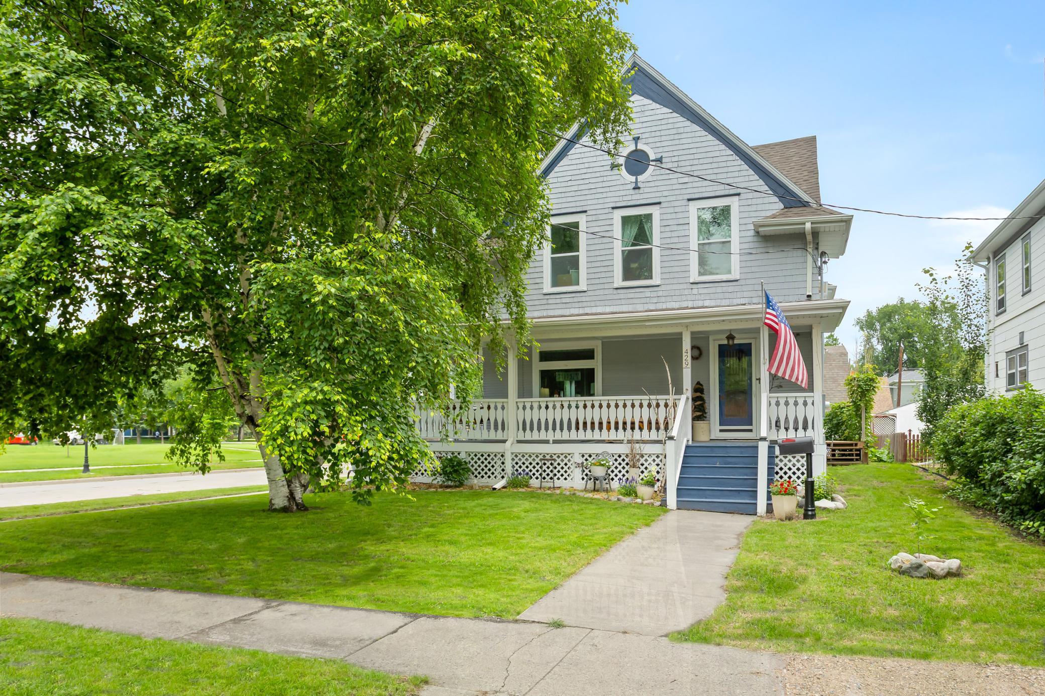 429 9th Avenue S Fargo ND 58103