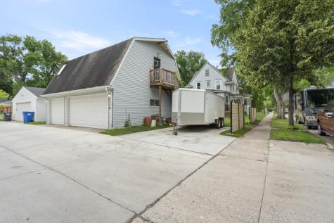 429 9th Avenue S Fargo ND 58103