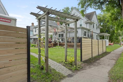 429 9th Avenue S Fargo ND 58103