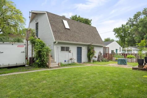 429 9th Avenue S Fargo ND 58103