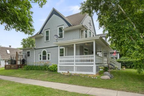 429 9th Avenue S Fargo ND 58103