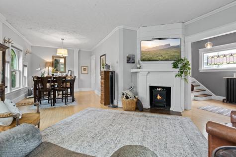 429 9th Avenue S Fargo ND 58103