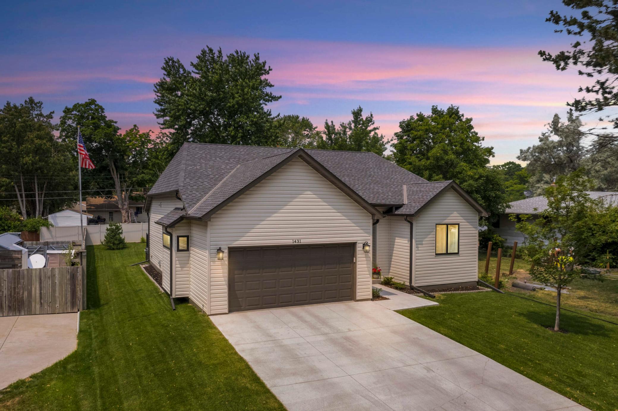 1431 Sumter Avenue N Golden Valley MN 55427