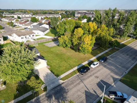 3517 12th Street S Moorhead MN 56560