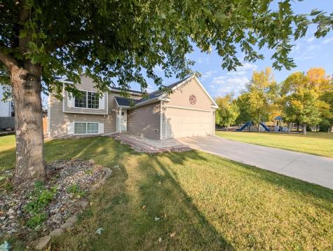 3517 12th Street S Moorhead MN 56560