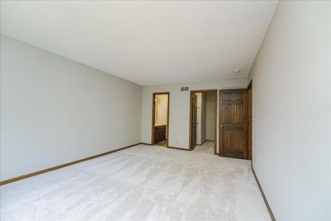 1473 Lake Park Circle Eagan MN 55122