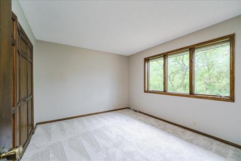 1473 Lake Park Circle Eagan MN 55122