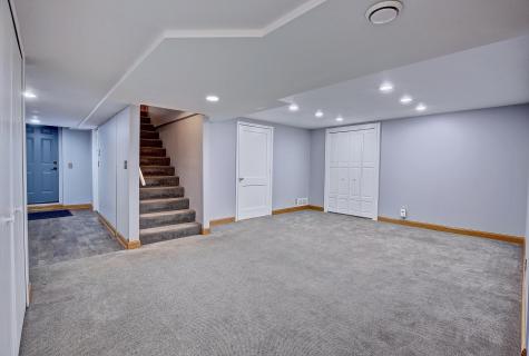 267 Hanska Court Shoreview MN 55126