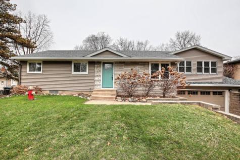 267 Hanska Court Shoreview MN 55126