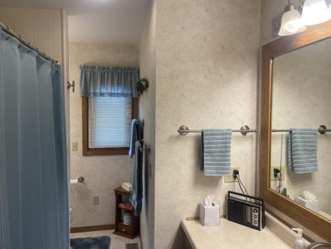 207 E Hollett Street Tracy MN 56175