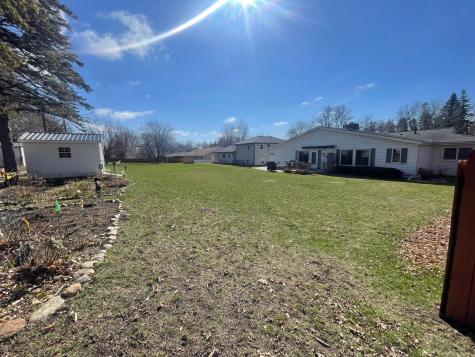 207 E Hollett Street Tracy MN 56175