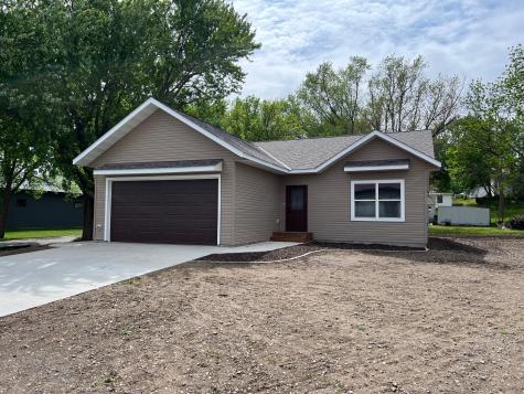 828 Spark Avenue Albert Lea MN 56007